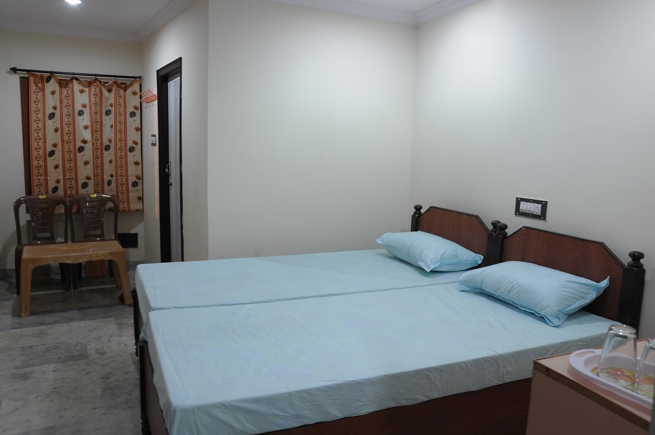 Vani Lodge Visakhapatnam Bagian luar foto