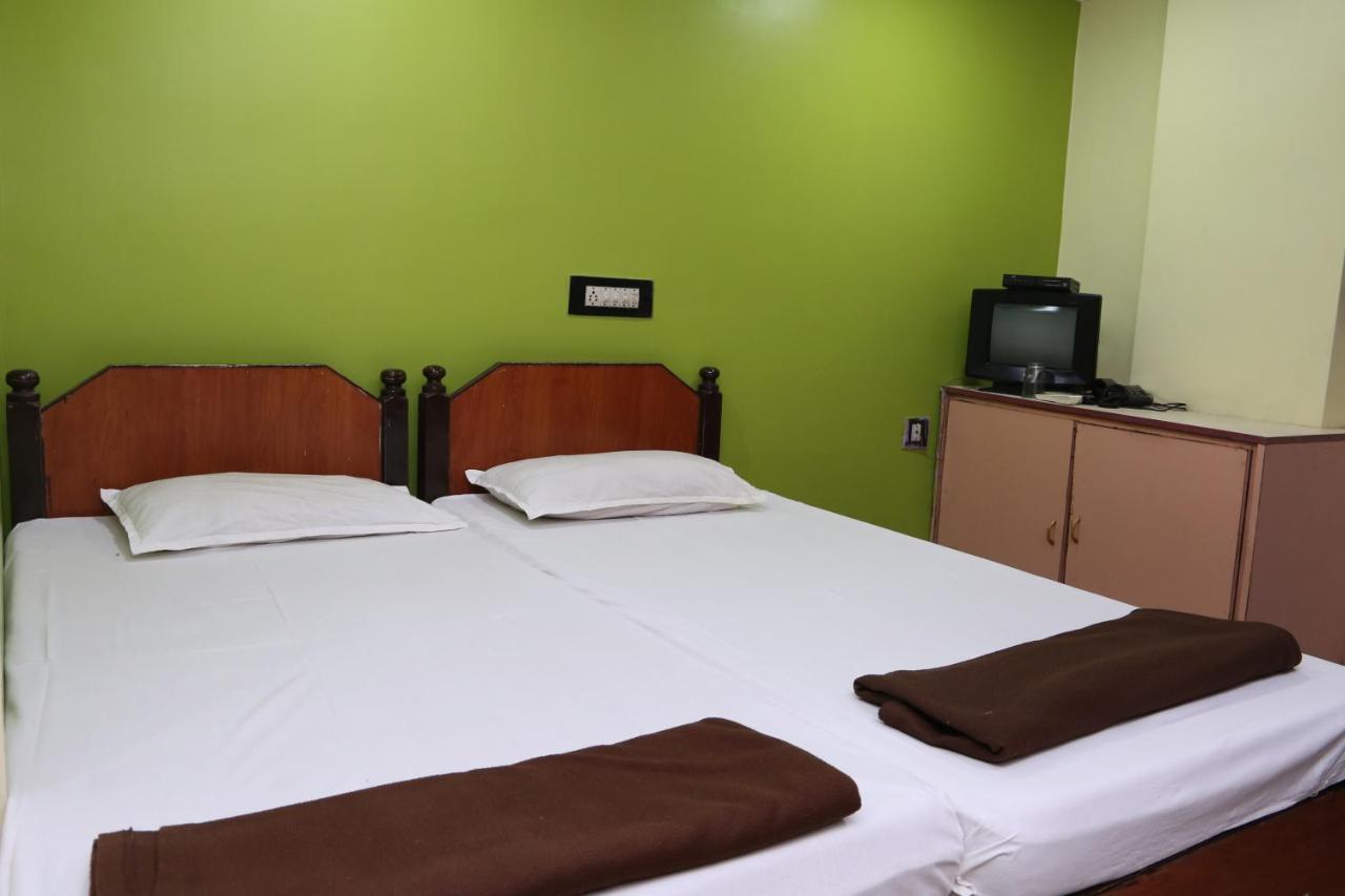 Vani Lodge Visakhapatnam Bagian luar foto