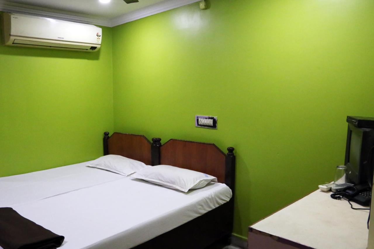 Vani Lodge Visakhapatnam Bagian luar foto